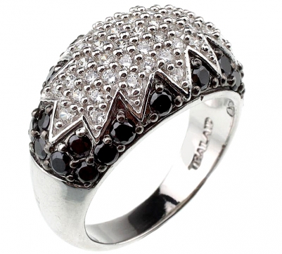 Кольцо из серебра 925 пробы с кубиком циркония